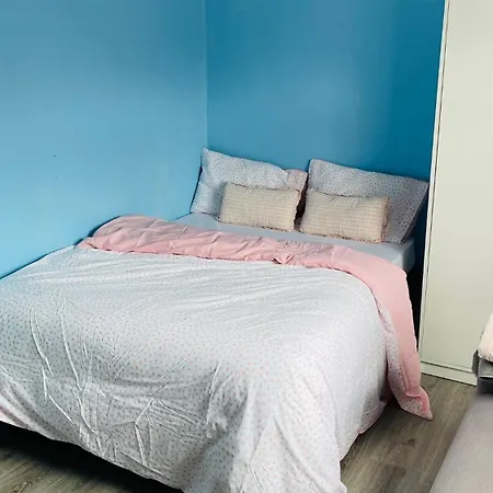 Entire In Apartment *